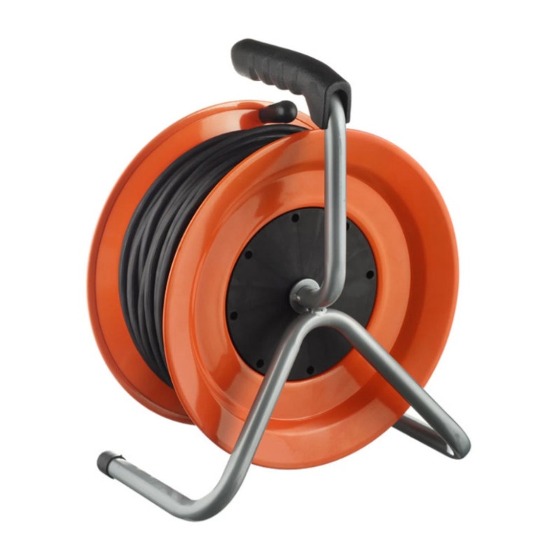 Удлинитель силовой на метал. катушке 9632972, КГ 3х1,5, 3500 Вт, с/з, IP44, 30 м